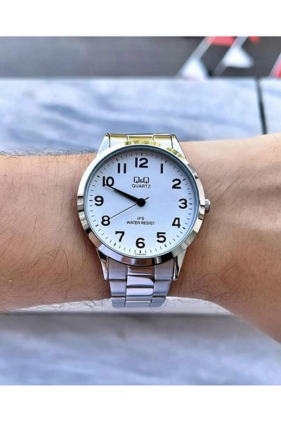 Q&Q Men's Metal Band Wristwatch