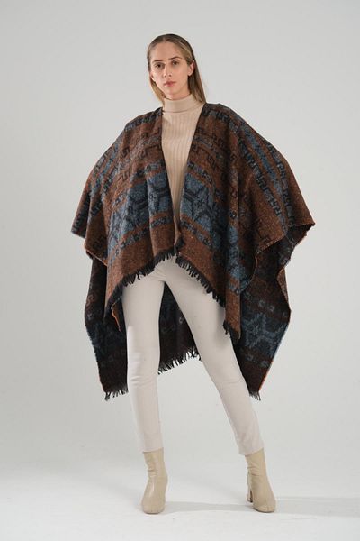 Deafox Brauner Poncho mit Muster und Quastendetail, 140 x 160 cm
