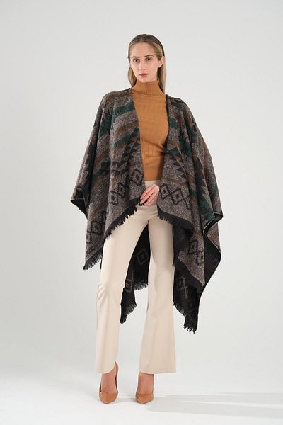 Deafox Grüner Poncho mit Muster und Quastendetail, 140 x 160 cm