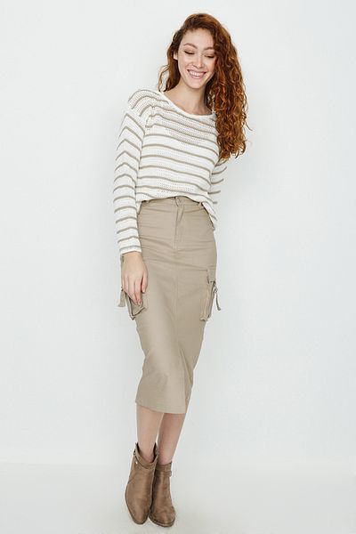 Select Moda Women's Cream Color Blocked Knitted Sweater