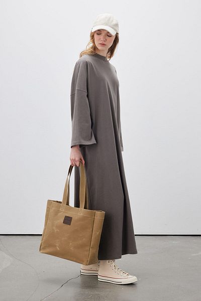 Manuka Übergroßes langes bequemes Kleid Anthrazit