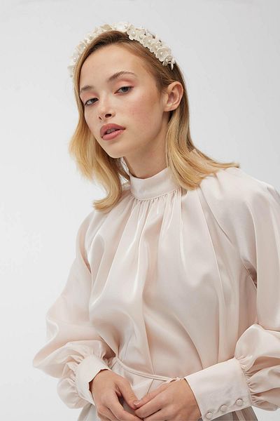 Manuka Dünnes Abendkleid mit Gürtel und Tunika in Puder