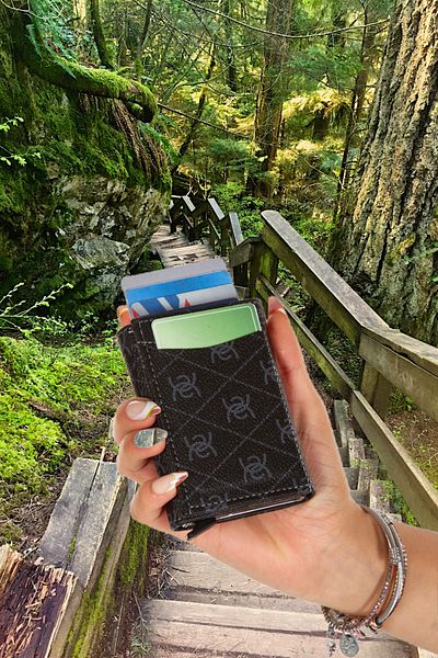 Newish Unisex Patterned Anti-Theft Rfid Protected Vegan Leather Wallet and Card Holder