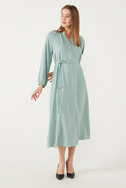 PAULMARK Nádherné midi šaty s límcem