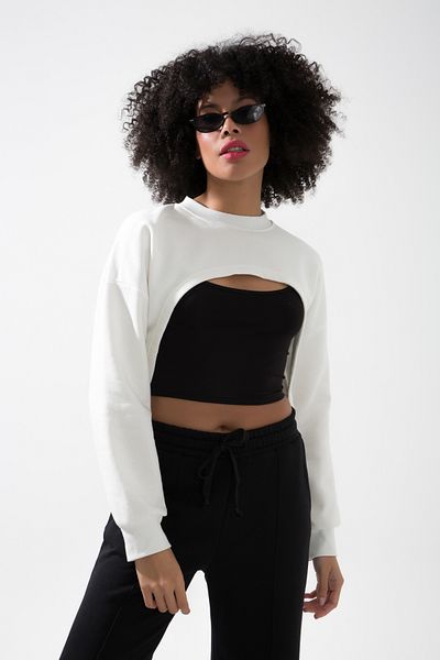 MuuBs Gumi Front Short 3 Thread Crew Neck Super Crop Sweatshirt