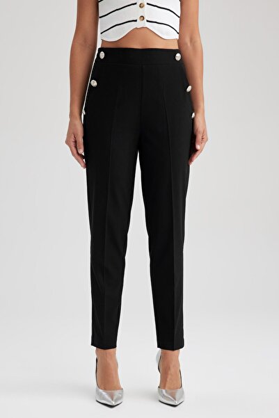 DeFacto Dokuma Pantolon Carrot Fit Havuç Kesim Cepli Kısa Düz Paça Z8294az23au