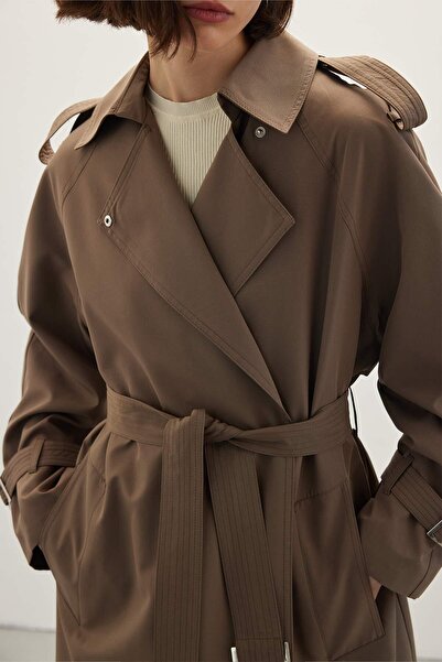 Manuka Opaskový přehozený trenčkot norkový