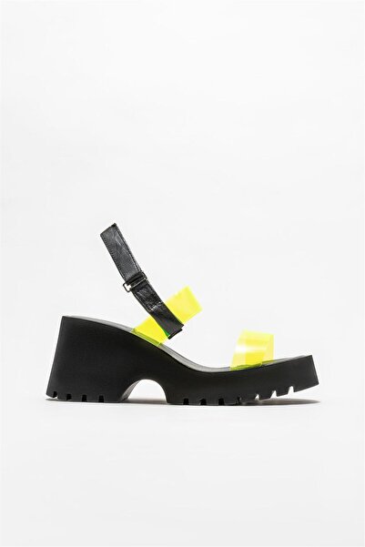 Elle Shoes Siyah Kadın Dolgu Topuklu Sandalet