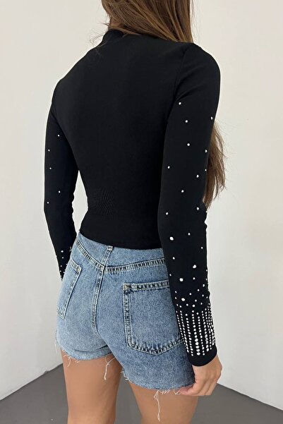 lovebox Czarna bluzka damska z wysokim kołnierzem i nadrukiem w kamienie z długim rękawem 10978