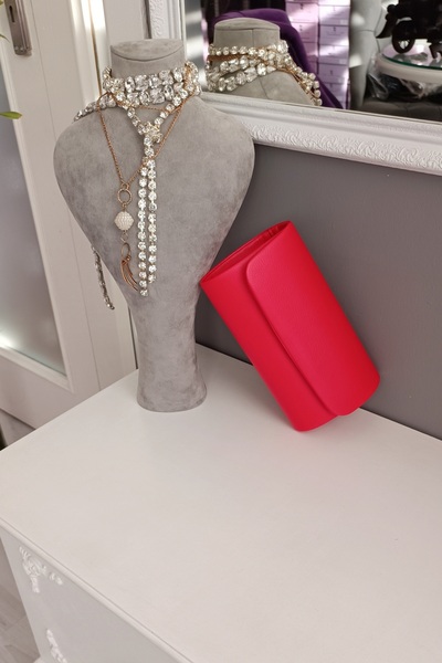 LA CALZATURE Geanta de dama rochie de seara cu decupaj oval din piele rosie