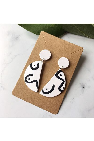 TREND Black Patterned White Artwork Polymer Earrings