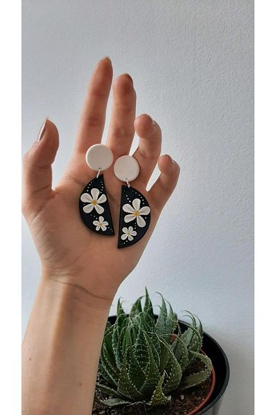 TREND Trend Black Polymer Earrings with White Lilac Flower Pattern