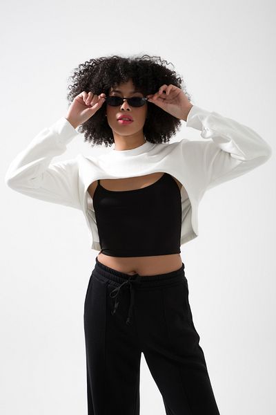MuuBs Gumi Front Short 3 Thread Crew Neck Super Crop Sweatshirt