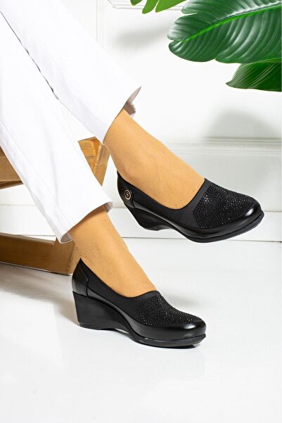 MERVESTORE حذاء جوليانا نسائي أسود بكعب عريض