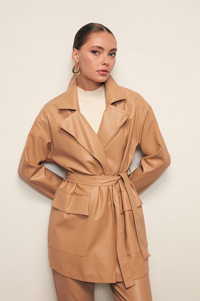 Sateen Jachetă de piele cu centura - bej