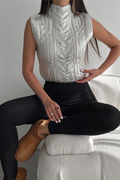 FEMELLE Women's Standard Size Gilded Fisherman Crop Sweater