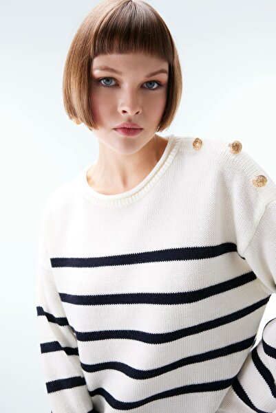 DeFacto Sweter o luźnym kroju z okrągłym dekoltem