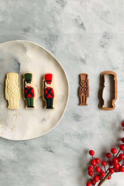 CESTOPİENO قالب عجين قصدير سولدجر / قالب كوكيز / 4x9 سم / ألوان مختلطة