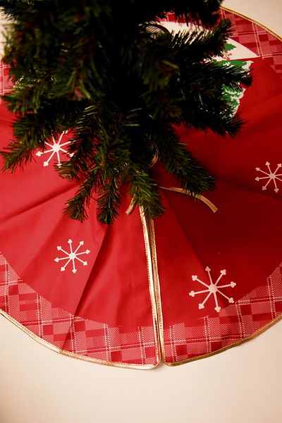 Waldern Luxury Tree Cover Christmas Tree Skirt