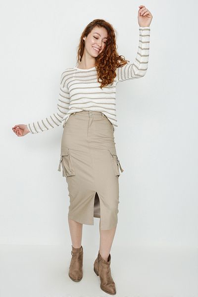 Select Moda Women's Cream Color Blocked Knitted Sweater