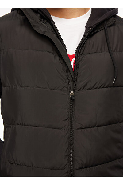 Levi's Levis Black Men's Coat A7348-0000.Smu Sporty Gillet Sporty