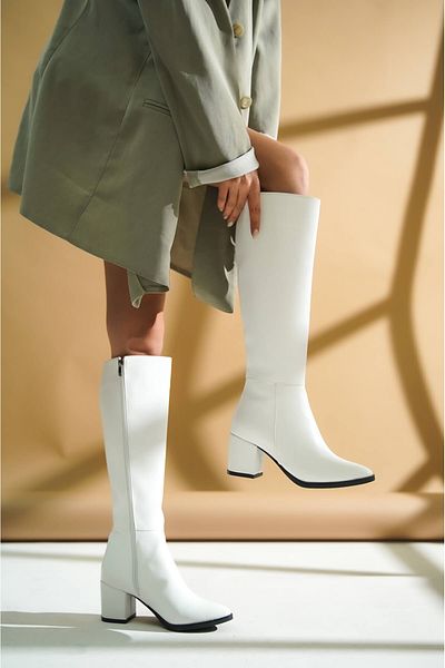 DİVOLYA Karmen White (6CM) Δερμάτινες μπότες καθημερινής χρήσης με φερμουάρ στο πλάι