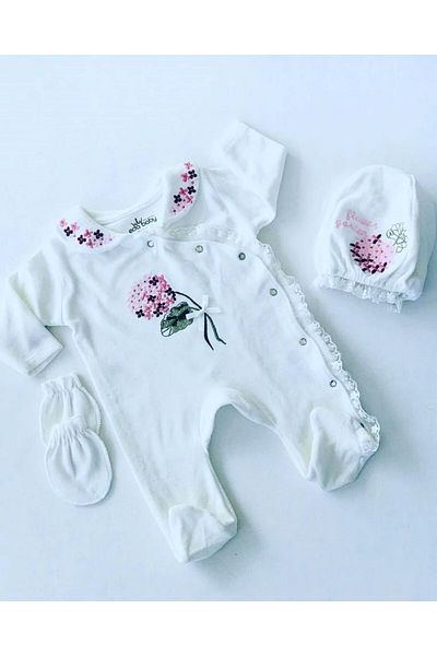 Eda Baby طقم صوفيا بياقة دانتيل أبيض، وقبعة مطرزة، وجزم، مكون من 3 قطع