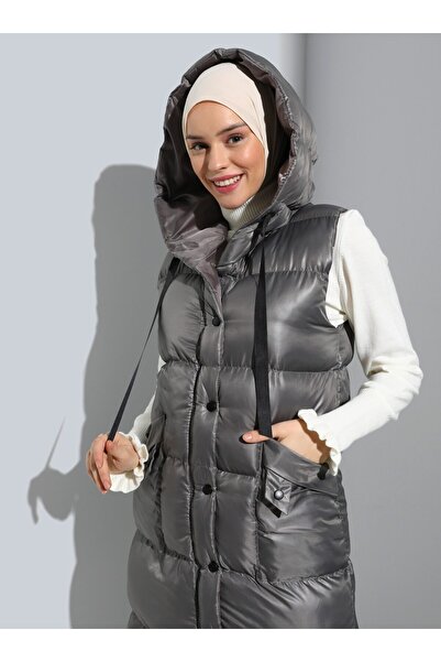 Refka Vesta s kapucí plněná vlákny – šedá – pro volný čas