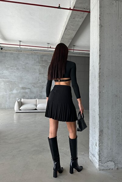 FEMELLE Női fekete teljes Lycra félig hajtogatott rövid szövetszoknya (hátul cipzár hossza: 45 cm)