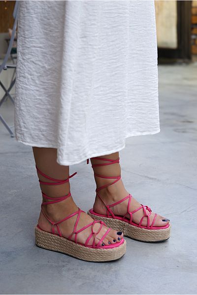 LAMİNTA Glad Fuchsia Straw Detailed Laced Sandals