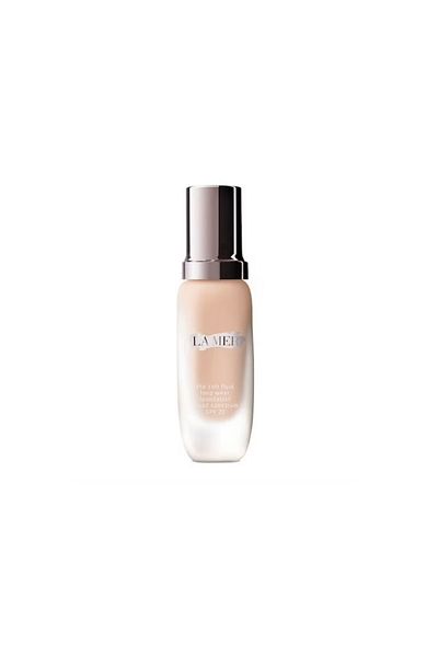 La Mer كريم أساس سائل ناعم طويل الأمد بعامل حماية من الشمس SPF 20