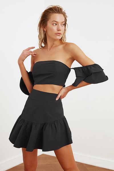 Trendyol Collection Set de top și de jos din popelin cu volan, guler Carmen negru TBESS20AU0071