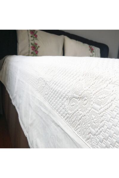 Yavuz Tekstil Çift Kişilik Kanaviçe Işlemeli Pike Takımı-gül Demet Kırmızı