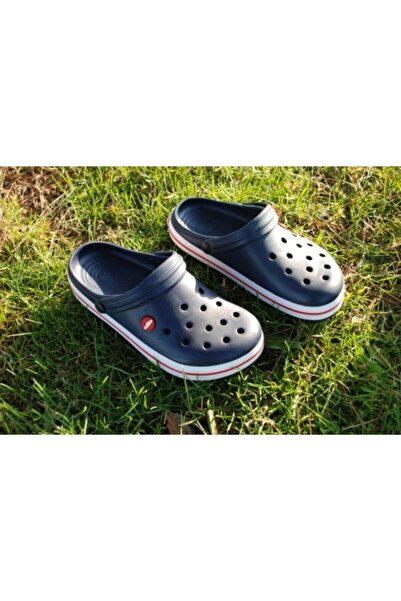 Akınal Bella شباشب وصنادل رجالية ناعمة جدًا من كروكس موديل شبشب مغلق من الأمام