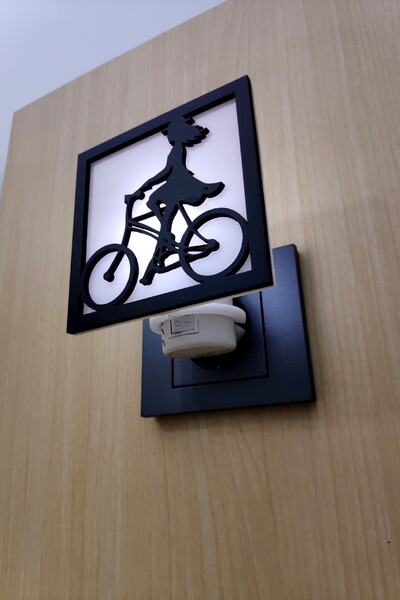 UTKU TASARIM Black Wireless Socket Sconce