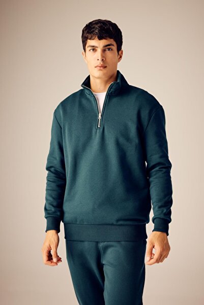 DeFacto Comfort Regular Fit Rahat Kalıp Fermuarlı Dik Yaka Basic Düz Sweatshirt X7405az23au
