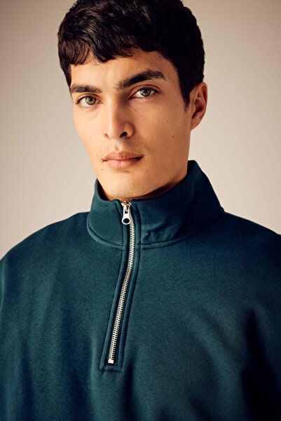 DeFacto Comfort Regular Fit Rahat Kalıp Fermuarlı Dik Yaka Basic Düz Sweatshirt X7405az23au