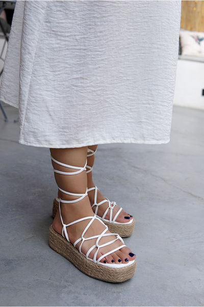 LAMİNTA Glad White Straw Detailed Laced Sandals