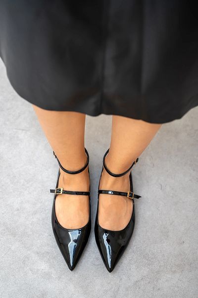 LAMİNTA Balerini Nisu din piele lacuita neagra cu varf ascutit