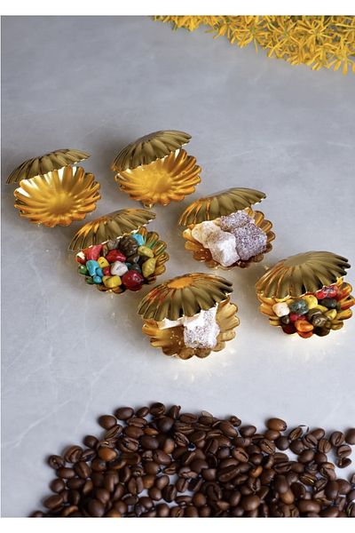 MER HOME Gold Mussel/ Oyster Coffee Side Presentation/ Sugar Bowl/ Turkish Delight Bowl / Dragelic (6 Pieces)