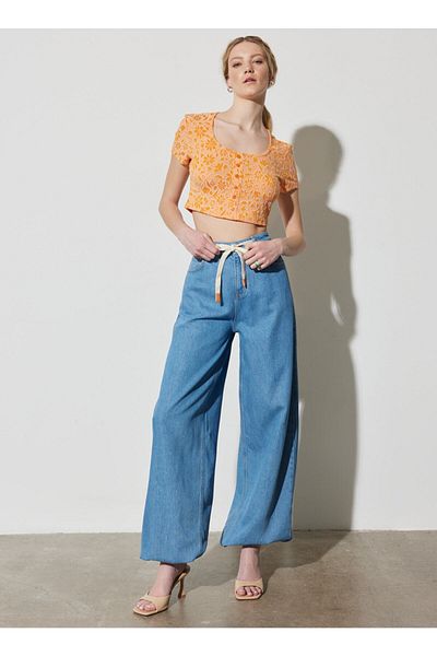WRANGLER Locker sitzende, bequem geschnittene, elastische Jeans-Jogginghose mit weitem Bein und normaler Taille