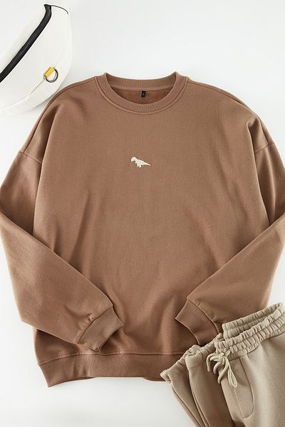 Trendyol Collection Übergroßes Sweatshirt mit Rundhalsausschnitt, Fleece-Dinosaurier-Stickerei – TMNAW24SW00064