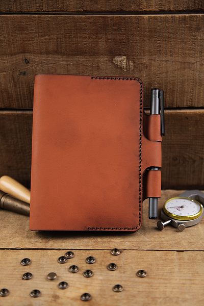 New Coast Leather 1900's Ръчно изработен калъф за тефтер A6 от естествена кожа