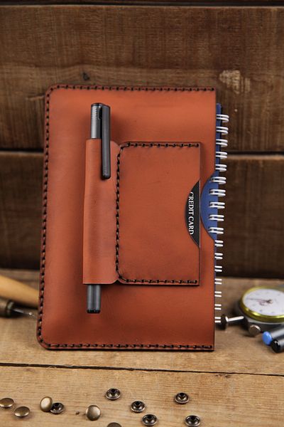 New Coast Leather 1900's Ръчно изработен калъф за тефтер A6 от естествена кожа