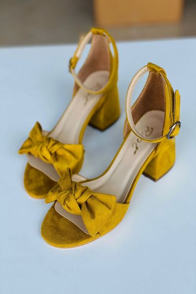 Buy Signature Sole Yellow Peep-toe Heels online