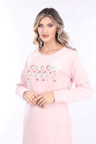 mervemoda فستان طويل مخملي نسائي بياقة وردية وتفاصيل مطرزة