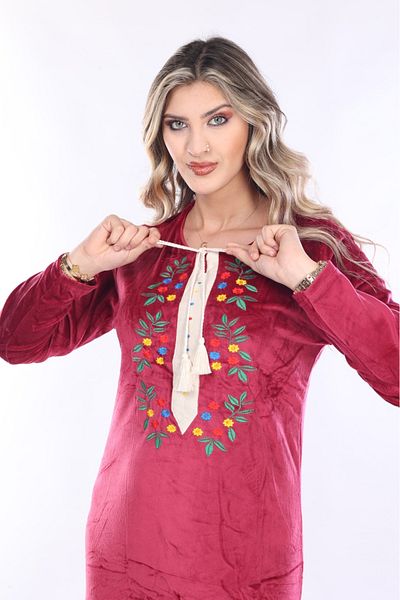 mervemoda Γυναικείο μακρύ βελούδινο φόρεμα με κέντημα με γιακά μπορντό