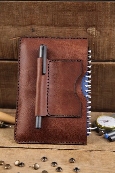 New Coast Leather 1900's Ръчно изработен калъф за тефтер A6 от естествена кожа