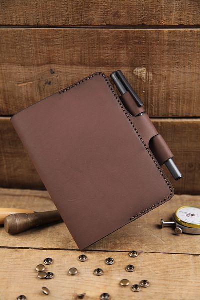 New Coast Leather 1900's Ръчно изработен калъф за тефтер A6 от естествена кожа