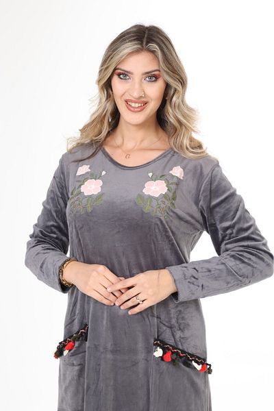 mervemoda Rochie lungă din catifea detaliată, cu decolteu gri, broderie